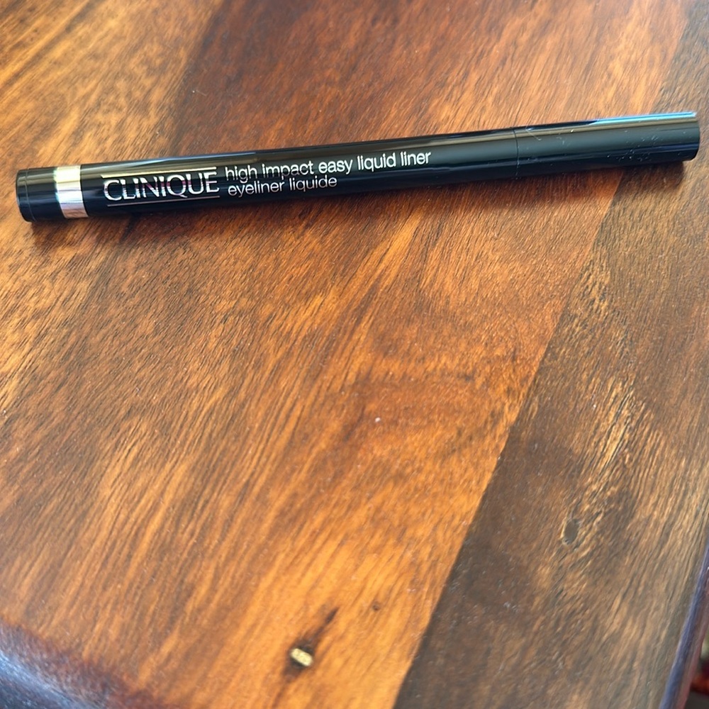 NEW Clinique high impact easy liquid eyeliner - jet black